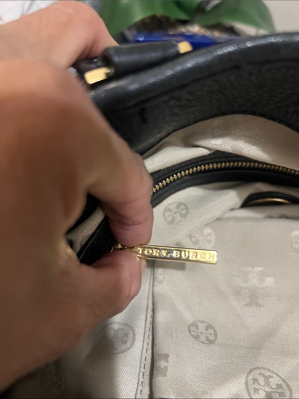 Tory Burch Amanda Black Pebbled Leather Tote retail $495 EUC - Picture 9 of 11